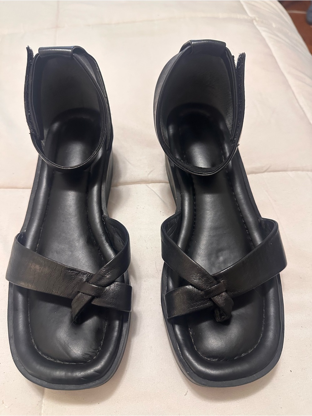Women’s Black Knotted Ankle-Strap Leather Sandals